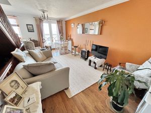 Lounge/diner- click for photo gallery